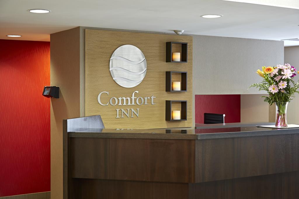 Comfort Inn South Shore Boucherville Exterior photo
